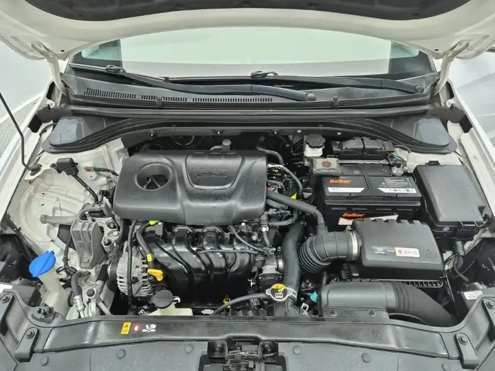 Hyundai Avante 2018 photo 5