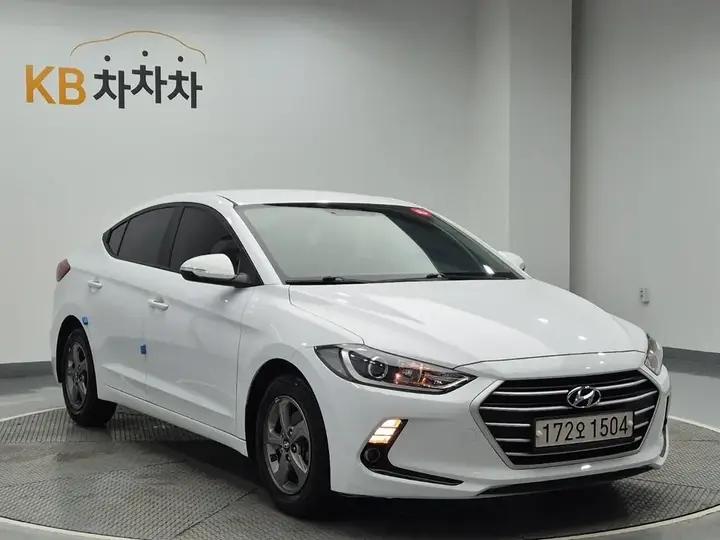 Hyundai Avante 2018 photo 4
