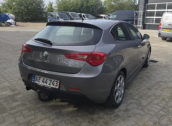 Alfa Romeo Giulietta 2013 photo 3