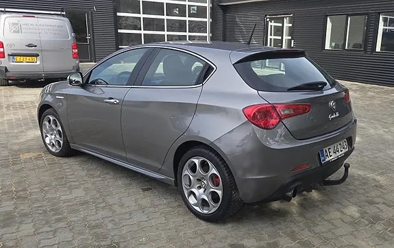 Alfa Romeo Giulietta 2013 photo 5