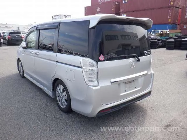 Honda Stepwagen 2013 photo 3