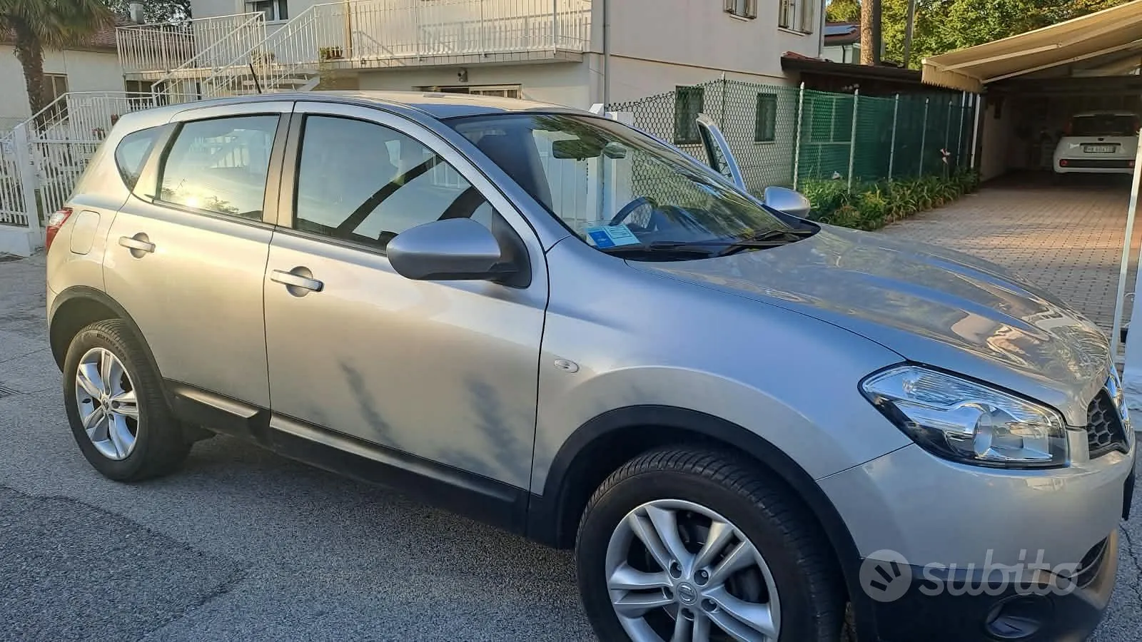 Nissan Qashqai 2012 photo 2