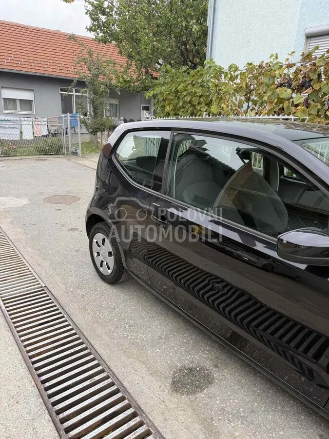 Volkswagen Up 2013 photo 4