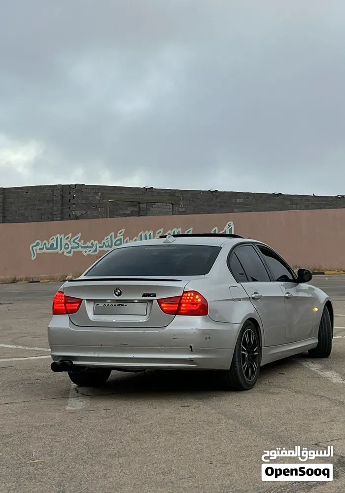 BMW 3 Series 2011 photo 4