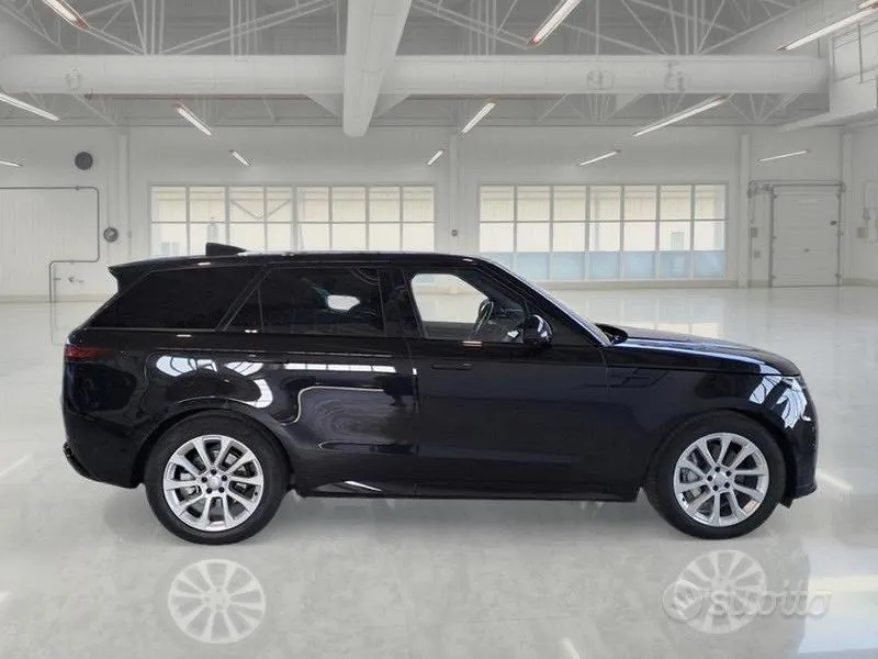 Land Rover Range Rover Sport 2025 photo 3