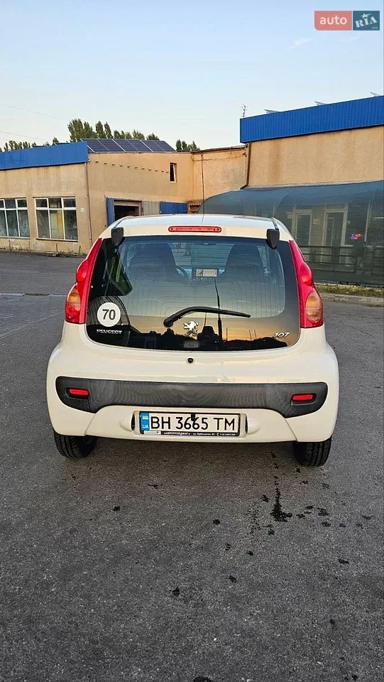 Peugeot 107 2011 photo 5