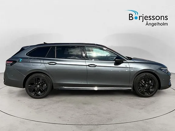 Volkswagen Passat 2026 photo 2