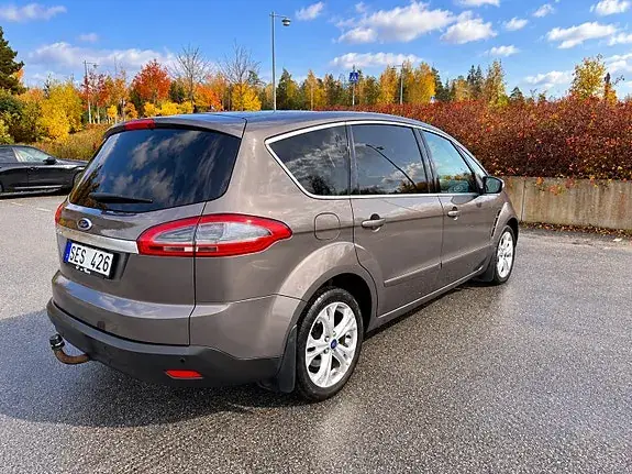 Ford S-Max 2013 photo 4