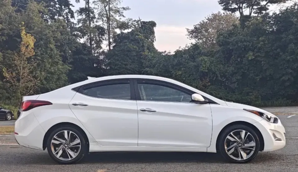 Hyundai Elantra 2016 photo 3