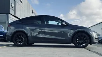 Tesla Model Y 2023 photo 5
