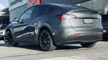 Tesla Model Y 2023 photo 4