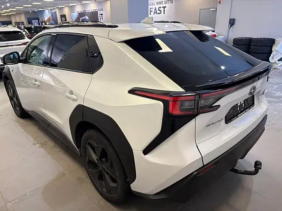Subaru Solterra 2023 photo 3