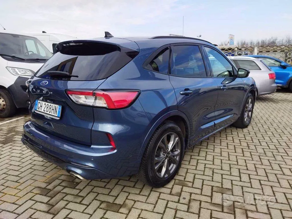 Ford Kuga 2022 photo 2