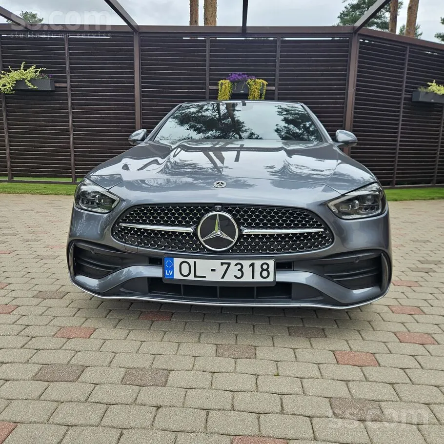 Mercedes-Benz C300 2023 photo 4