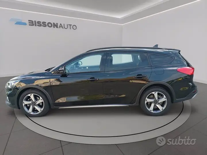 Ford Focus 2020 photo 2