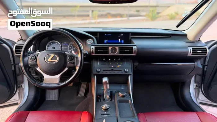Lexus Is 2015 photo 3