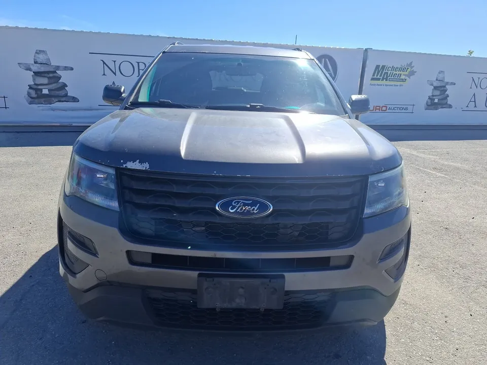 Ford Explorer 2016 photo 2