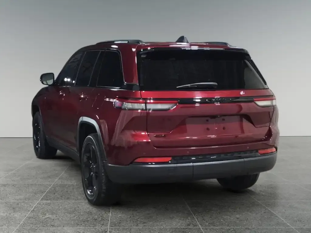 Jeep Grand Cherokee 2023 photo 3