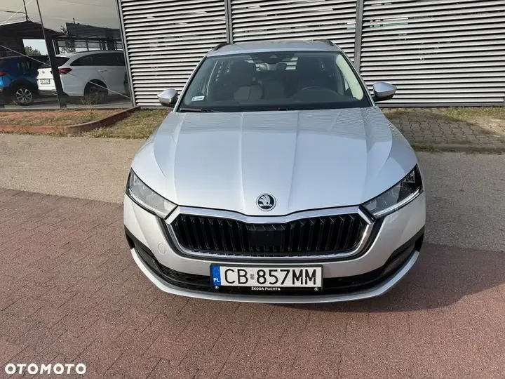 Skoda Octavia 2021 photo 2