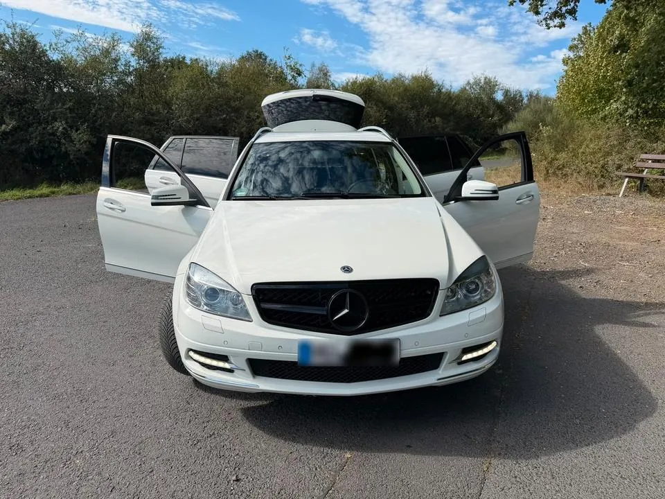 Mercedes-Benz C220