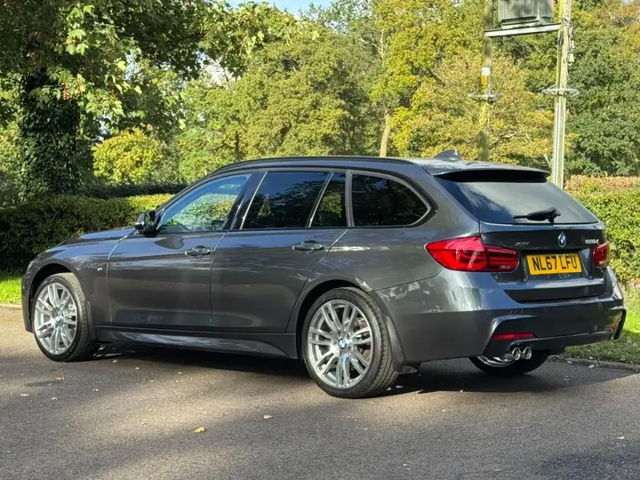 BMW 3 Series 2017 photo 2