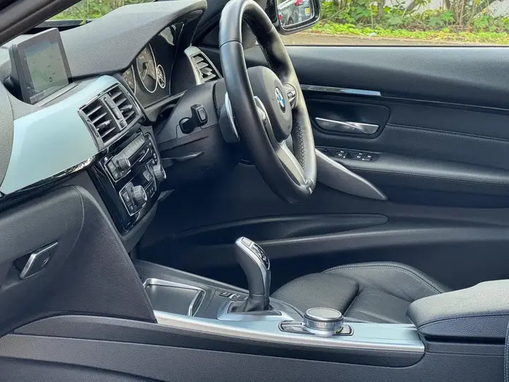 BMW 3 Series 2017 photo 5