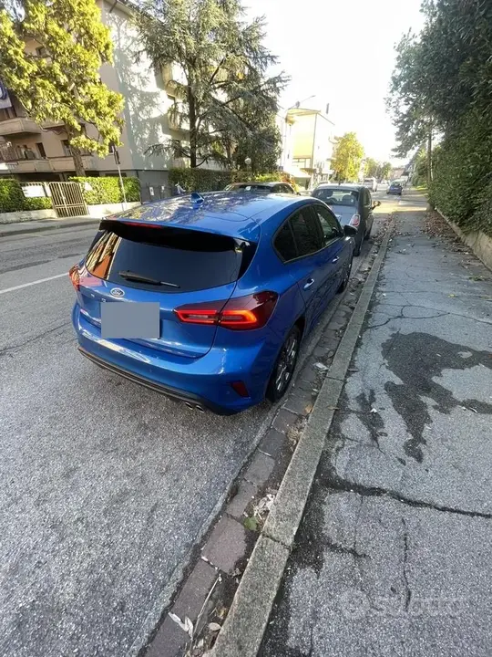 Ford Focus 2023 photo 2