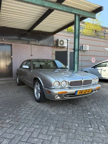Jaguar Xj8