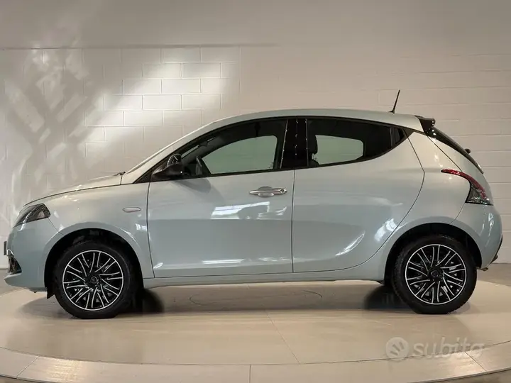 Lancia Ypsilon 2023 photo 2