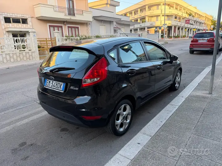 Ford Fiesta 2012 photo 4