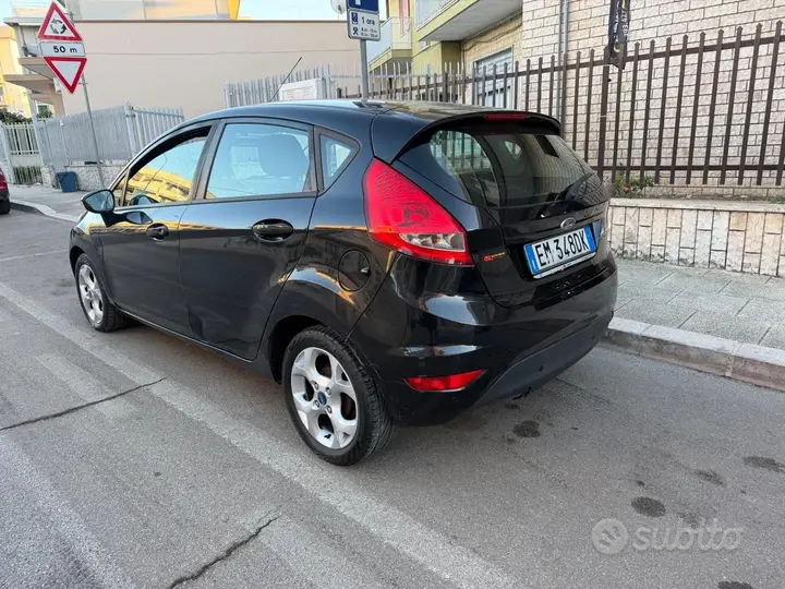 Ford Fiesta 2012 photo 3