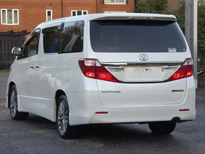 Toyota Alphard 2014 photo 2