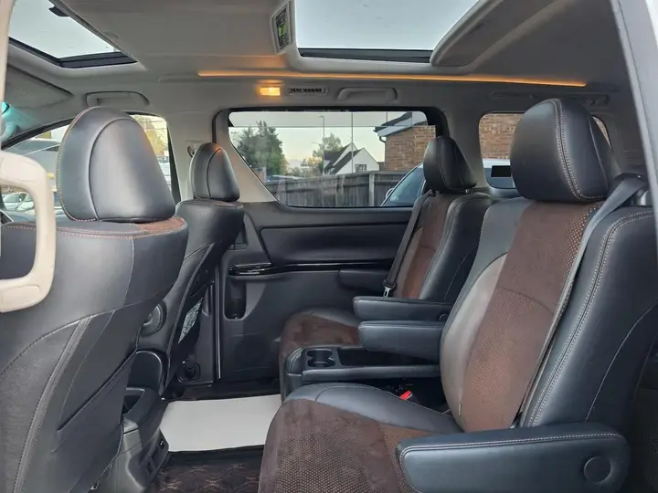 Toyota Alphard 2014 photo 3