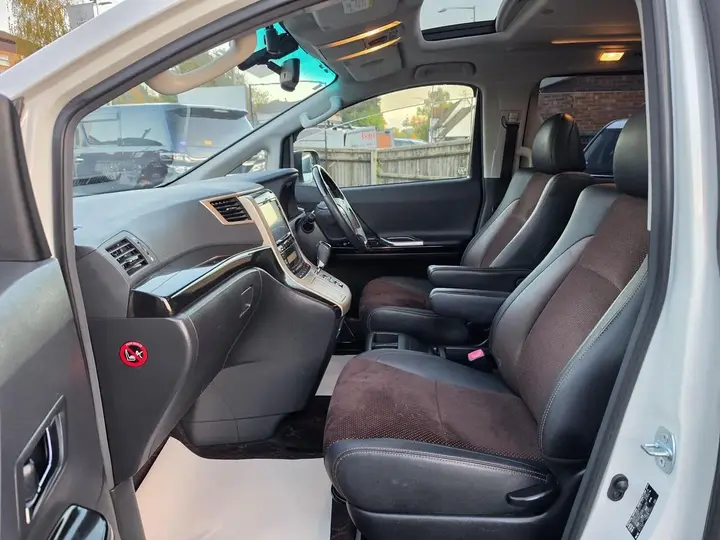 Toyota Alphard 2014 photo 4