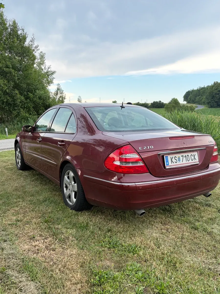 Mercedes-Benz E-Class 2002 photo 3