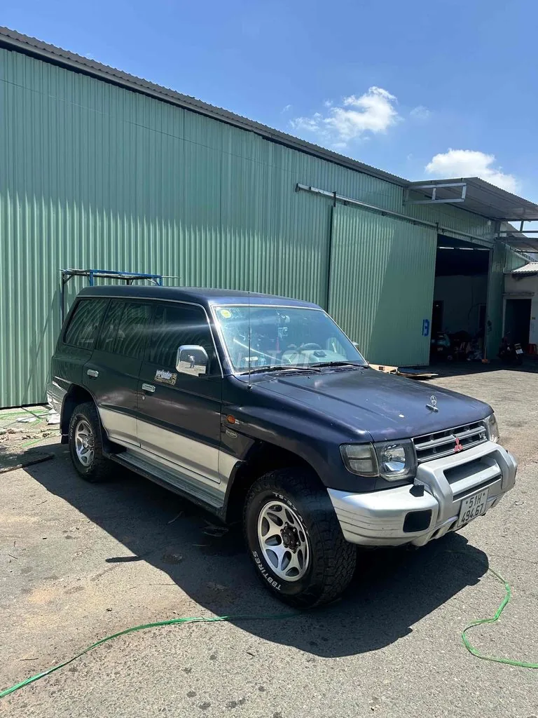 Mitsubishi Pajero 2002 photo 2