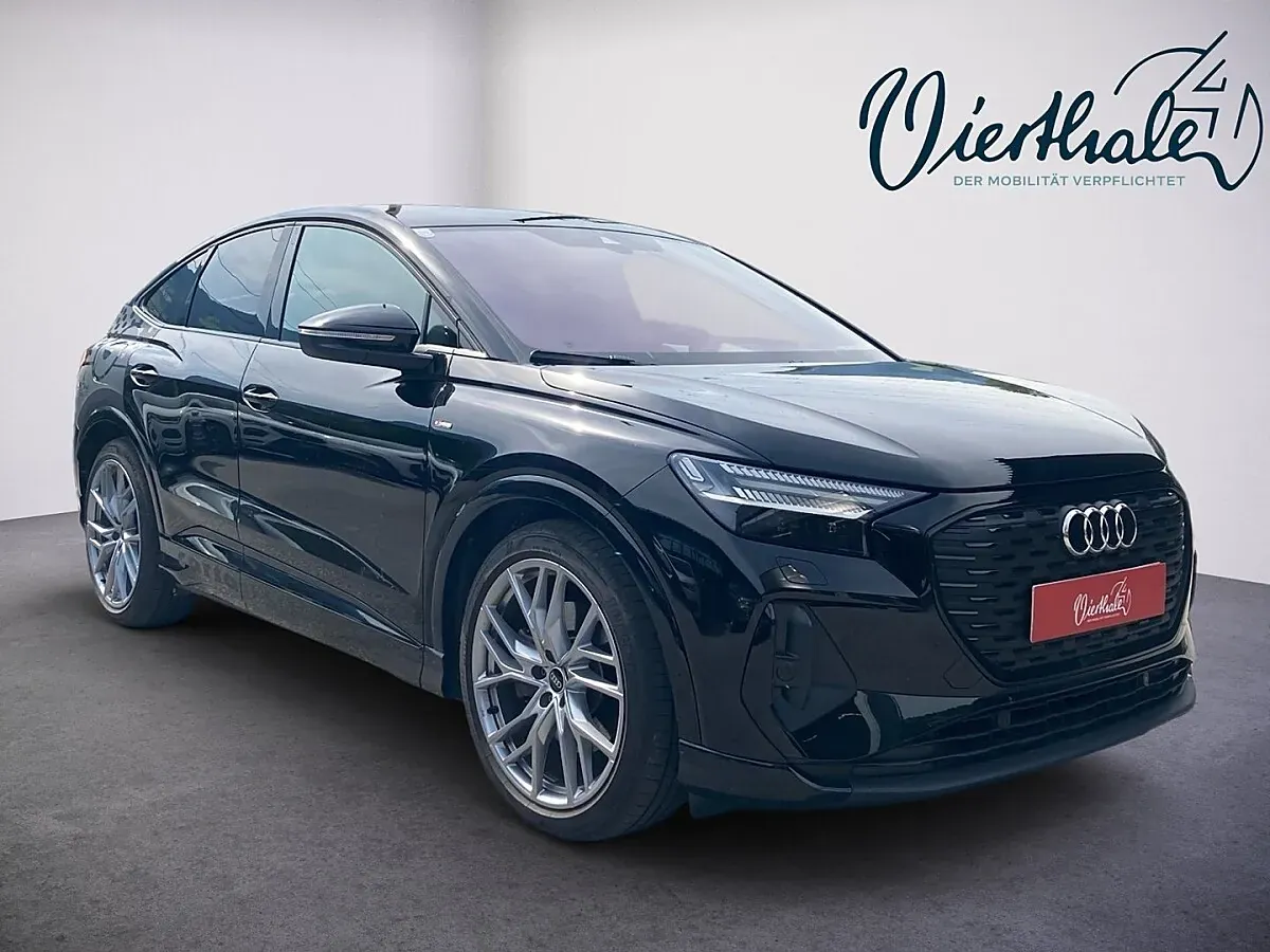 Audi Q4 2023 photo 2