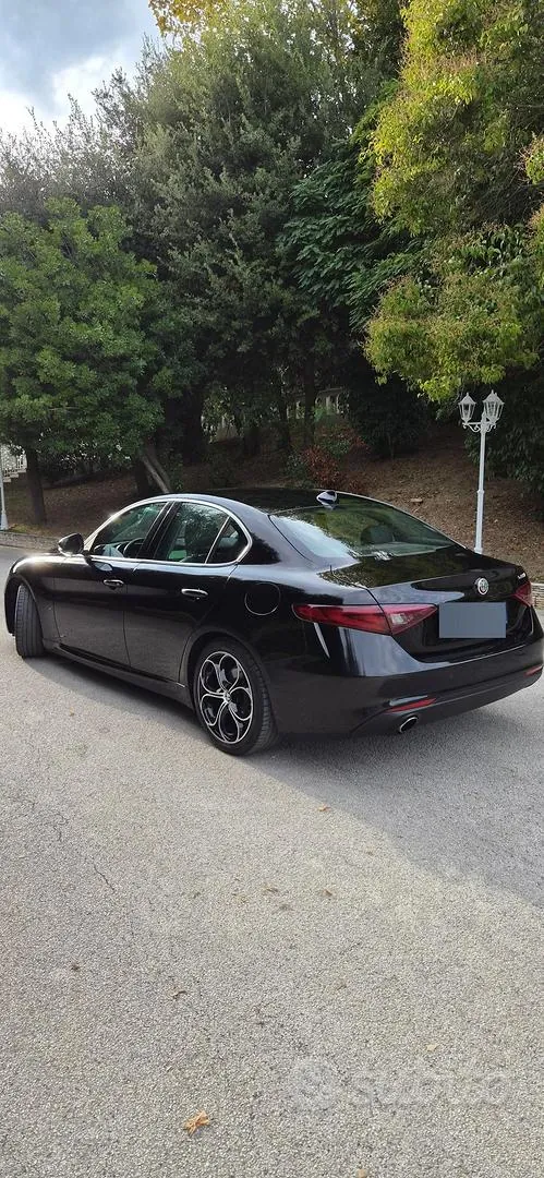 Alfa Romeo Giulia 2018 photo 3