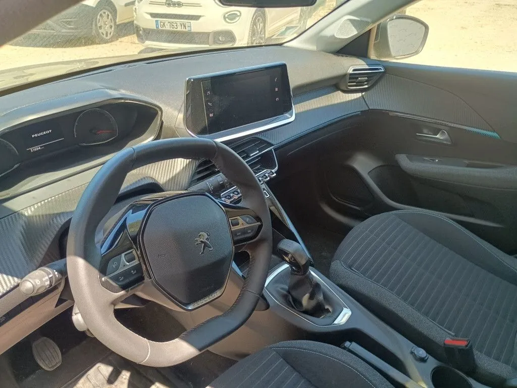 Peugeot 208 2023 photo 4