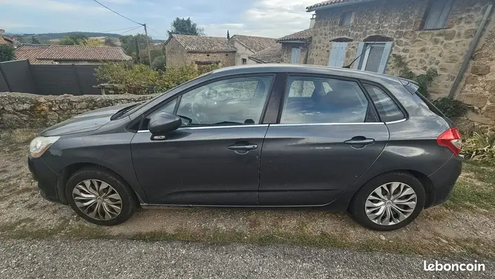 Citroen C4 2012 photo 3