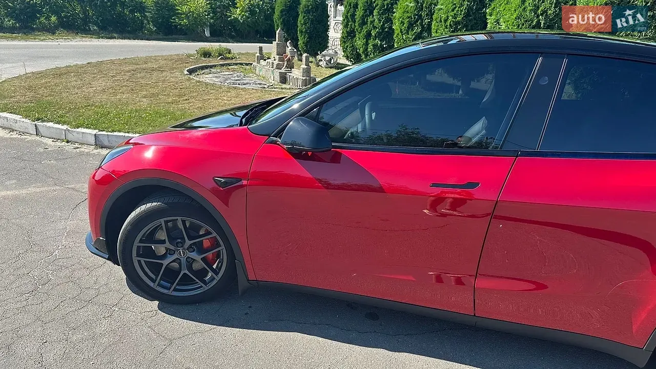 Tesla Model Y 2023 photo 4