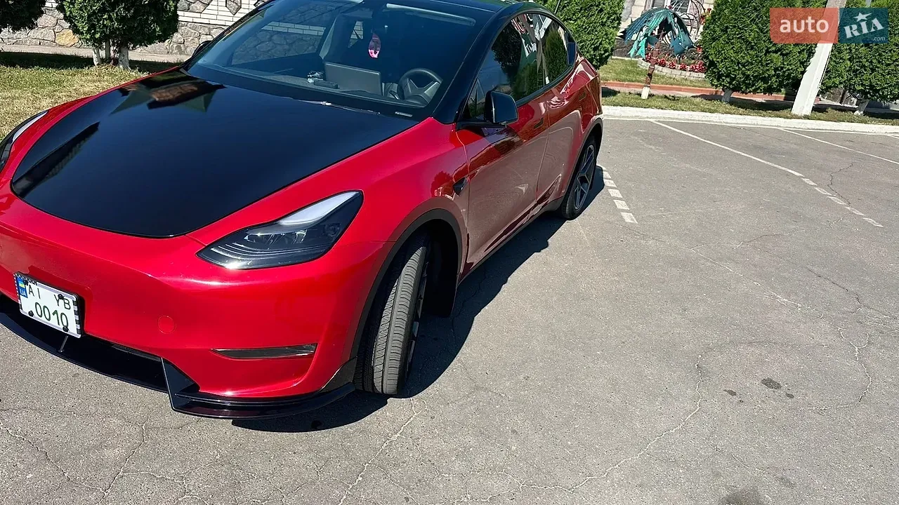 Tesla Model Y 2023 photo 2