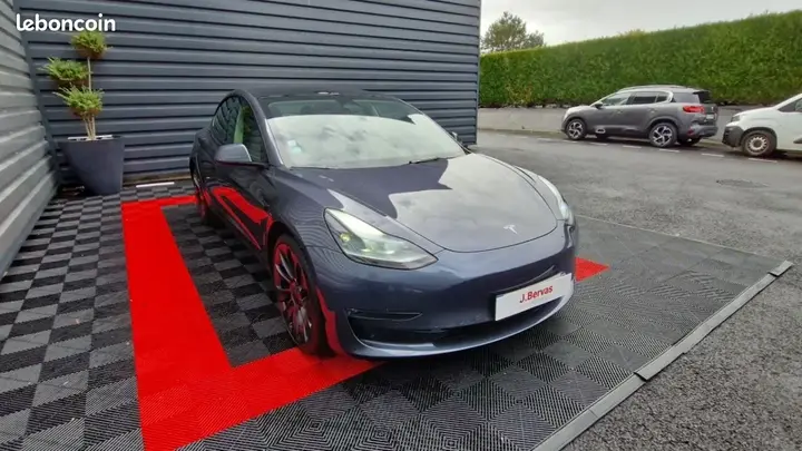 Tesla Model 3 2022 photo 3
