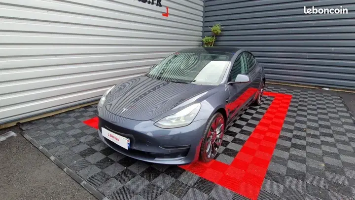 Tesla Model 3 2022 photo 2