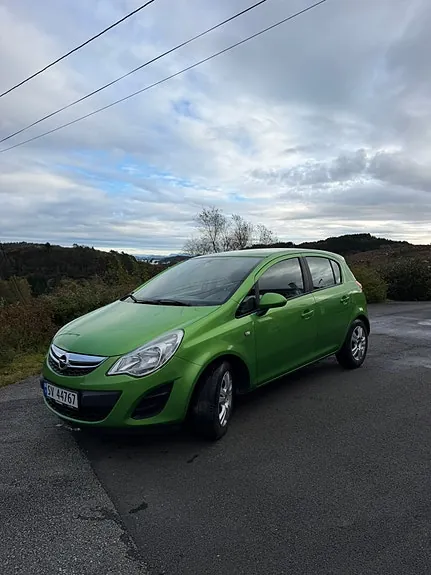 Opel Corsa 2013 photo 2