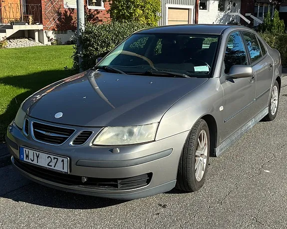 Saab 9-3 2005 photo 2