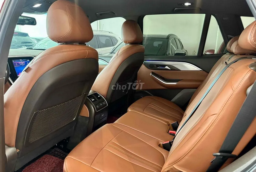 Vinfast Lux Sa2.0 2022 photo 2
