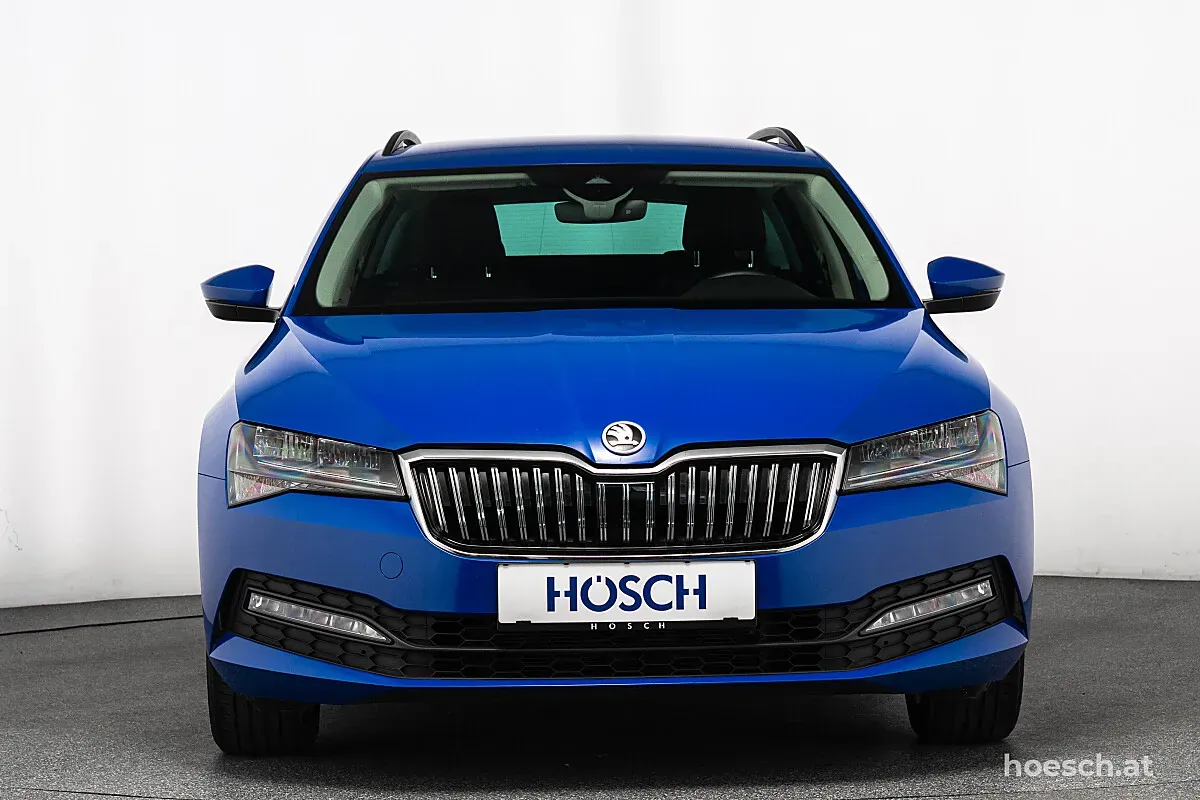 Skoda Superb 2022 photo 2