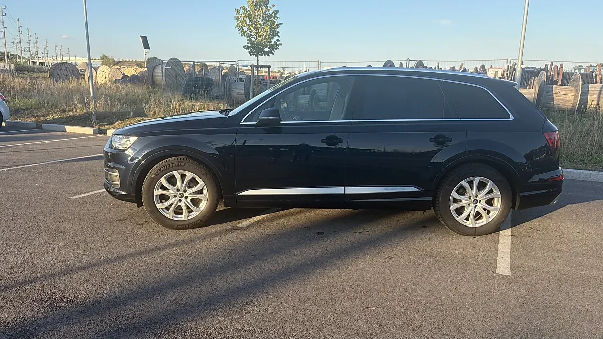 Audi Q7 2016 photo 2