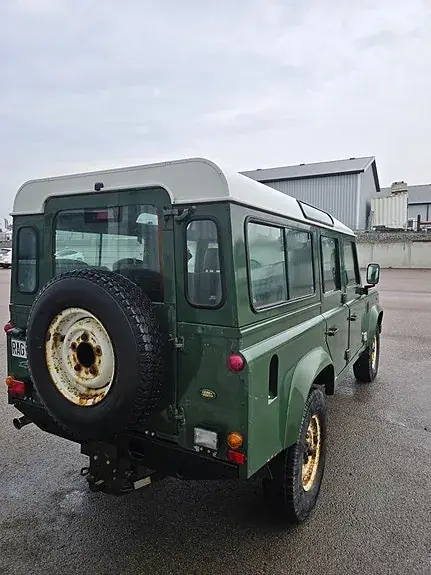 Land Rover Defender 110 2000 photo 4